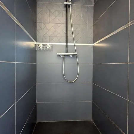 Maison Charentaise Moderne Avec Piscine Privative, Proche D'angouleme, Ideale Pour Familles - Fr-1-653-260