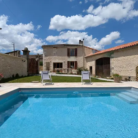 Maison Charentaise Moderne Avec Piscine Privative, Proche D'angouleme, Ideale Pour Familles - Fr-1-653-260 * Marsac (Charente)