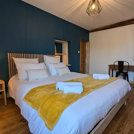 Maison Charentaise Moderne Avec Piscine Privative, Proche D'angouleme, Ideale Pour Familles - Fr-1-653-260 *