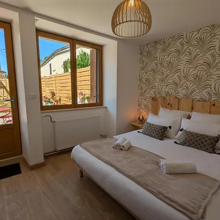 Maison Charentaise Moderne Avec Piscine Privative, Proche D'angouleme, Ideale Pour Familles - Fr-1-653-260 Marsac (Charente)
