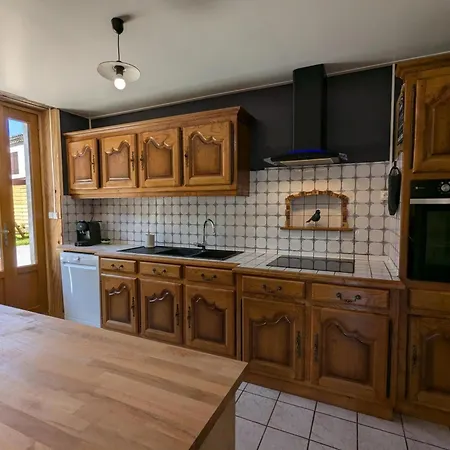 Holiday home Maison Charentaise Moderne Avec Piscine Privative, Proche D'angouleme, Ideale Pour Familles - Fr-1-653-260 *
